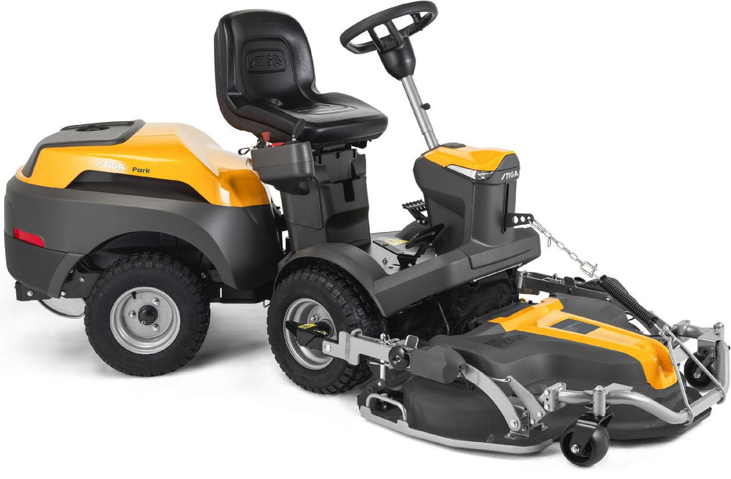 Stiga Park 500 WX 4WD frontmaaier met Combi Pro 110 Q Plus maaidek