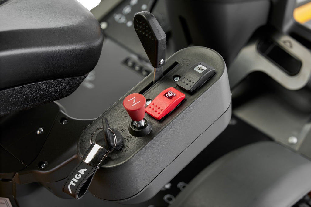 Stiga Park 500 WX 4WD frontmaaier met Combi Pro 110 Q Plus maaidek – afbeelding 7