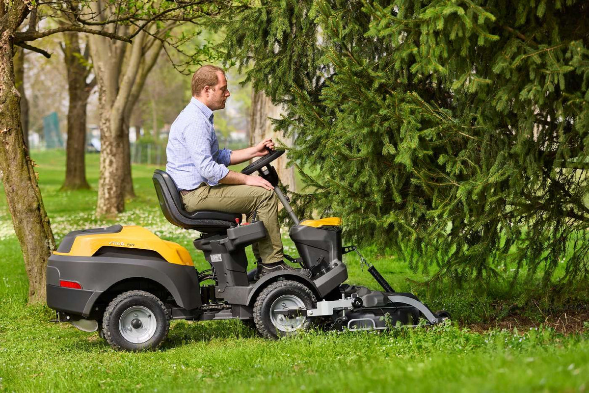 Stiga Park 500 WX 4WD frontmaaier met Combi Pro 110 Q Plus en winterpakket – afbeelding 17