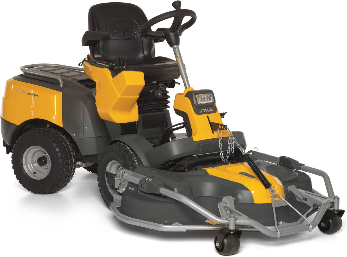 Stiga Park Pro 900 AWX 4WD professionele frontmaaier – basismachine zonder maaidek