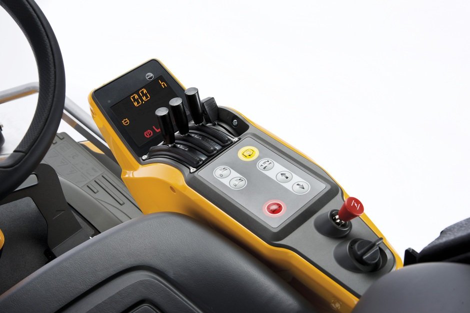 Stiga Park Pro 900 AWX 4WD professionele frontmaaier – basismachine zonder maaidek – afbeelding 7
